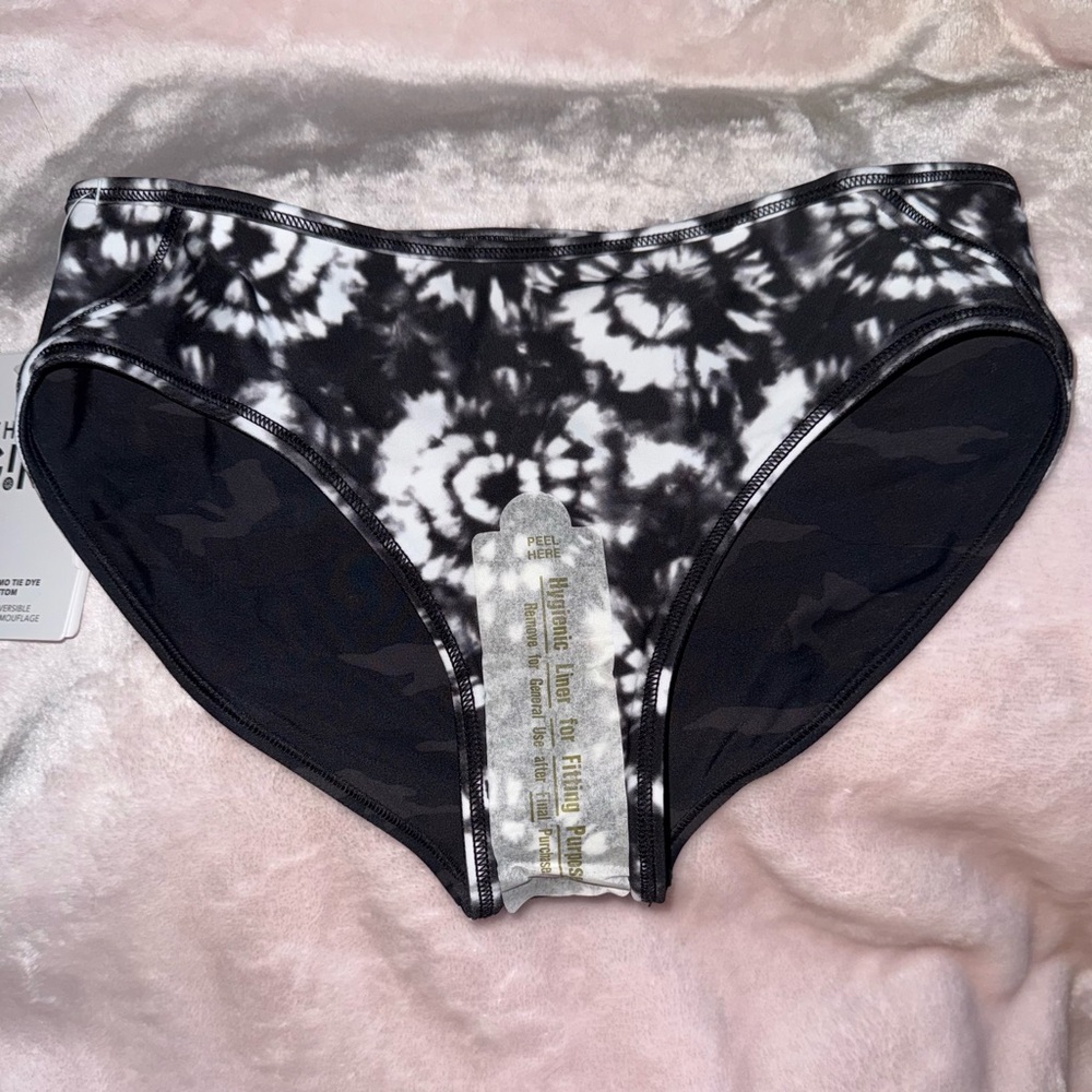 ATHLETA GIRL Bikini Bottoms Size L/12 Reversible Camouflage Tie Dye Swim New - Picture 5 of 8